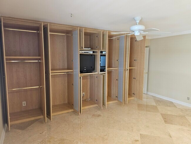 Building Photo - 1501 S Flagler Dr