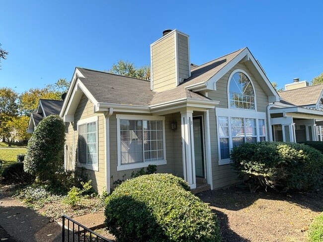 Building Photo - Cherry Hill condo, highly desired!
