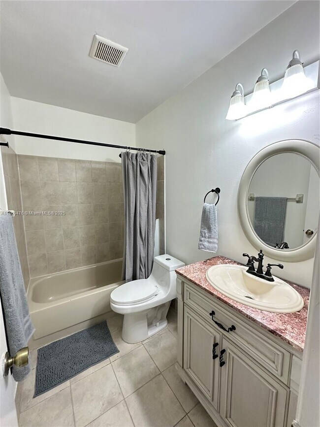 Building Photo - 9865 Riverside Dr