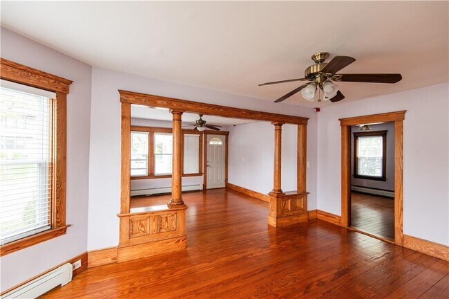 Building Photo - 455 Child St