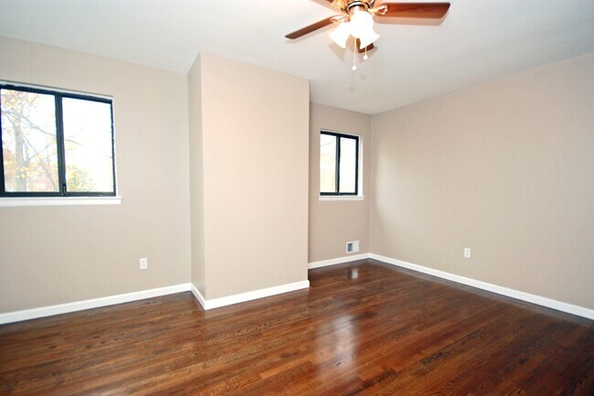 Building Photo - 56 Chelsea Way