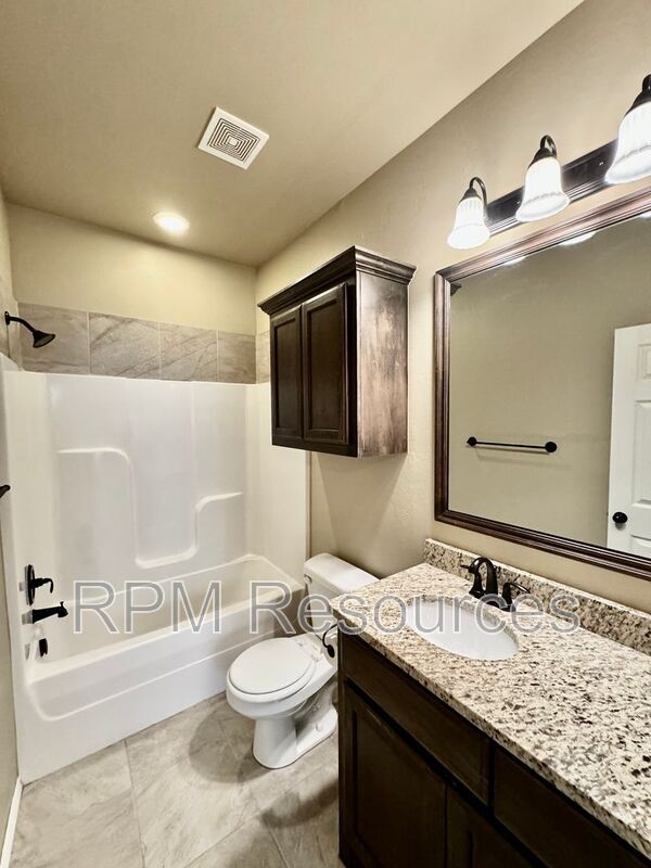 Building Photo - 151 Bison Ct Way