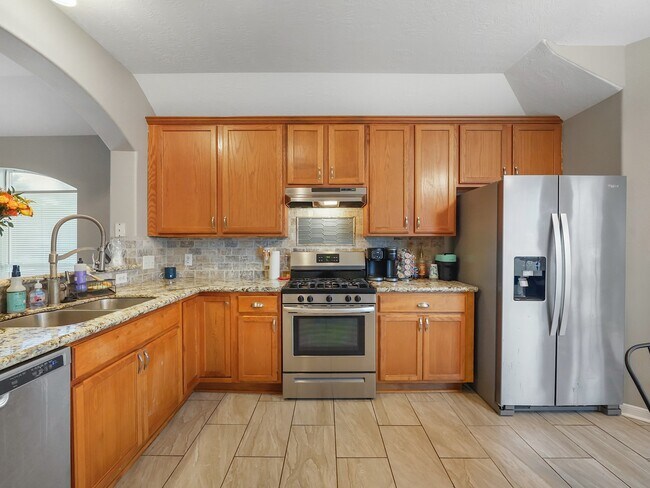 Building Photo - 4006 Raspberry Ct