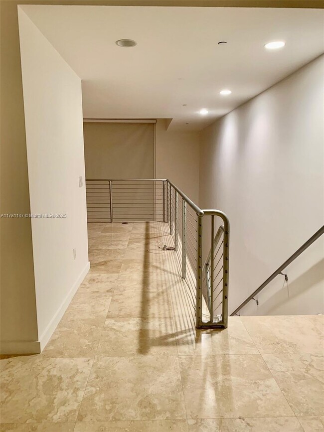 Building Photo - 1050 Brickell Ave
