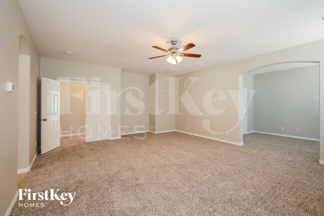 Building Photo - 6229 Green Heron St