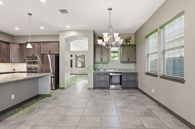 Building Photo - Beautiful 4-bed/3.5-bath Gilbert Home in Gilbert’s Cooley Station!
