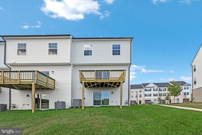 Building Photo - 16640 Green Glade Dr