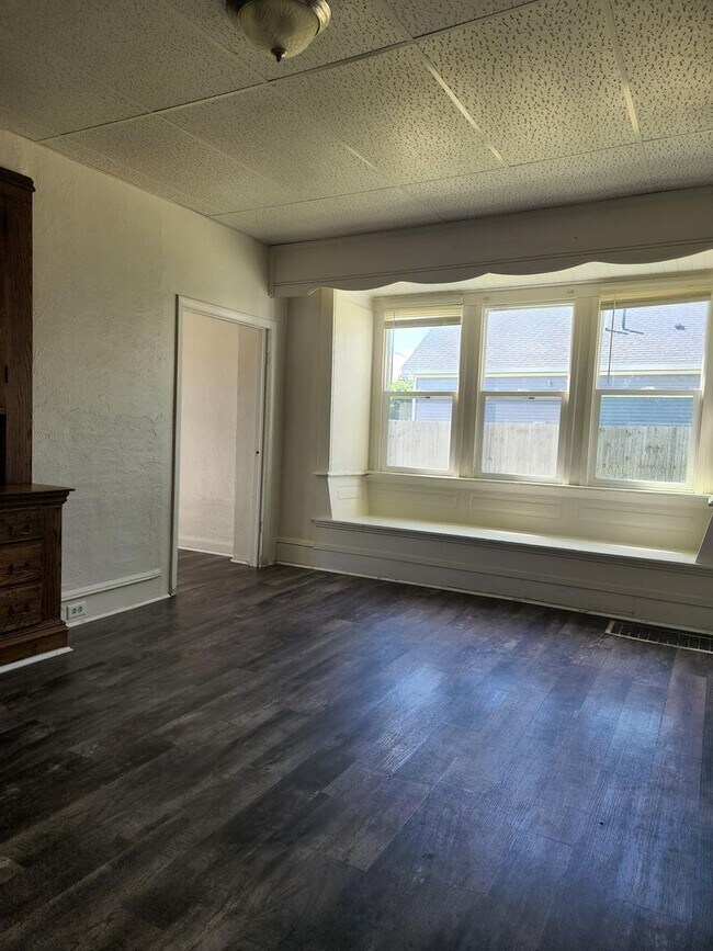 Building Photo - 314 S State St