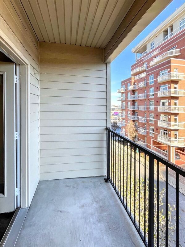 Building Photo - 116 31st Ave N