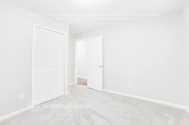 Building Photo - 3237 Tulip Dr