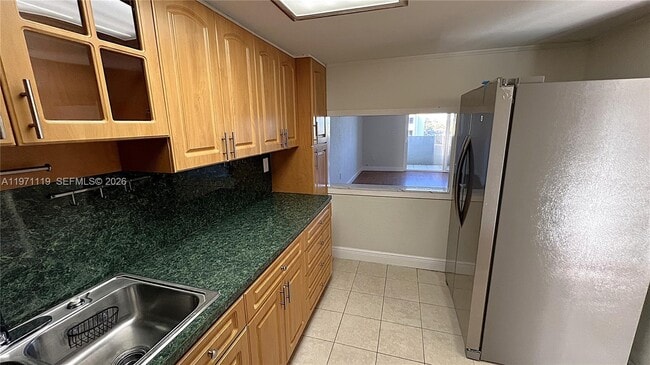 Building Photo - 10000 NW 80th Ct