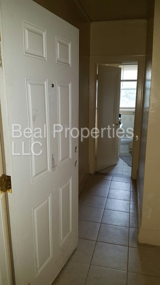 Building Photo - 423 Washington St