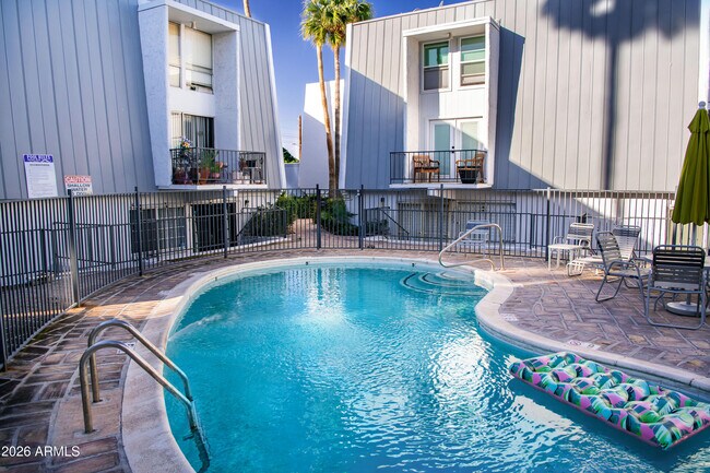 Building Photo - 3416 N 44th St