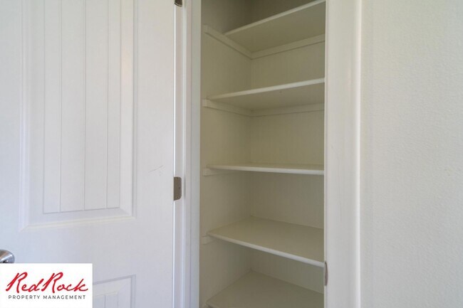 Building Photo - Move in Special: $200 off full first month rent on this inviting 3-Bedroom Home with Garage and P...