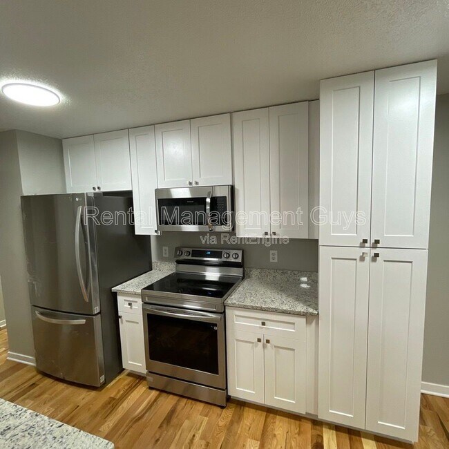 Building Photo - 8229 Halifax Ct N