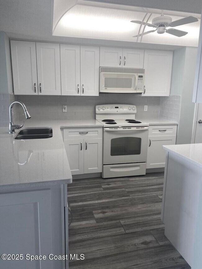 Building Photo - 3873 S Banana River Blvd