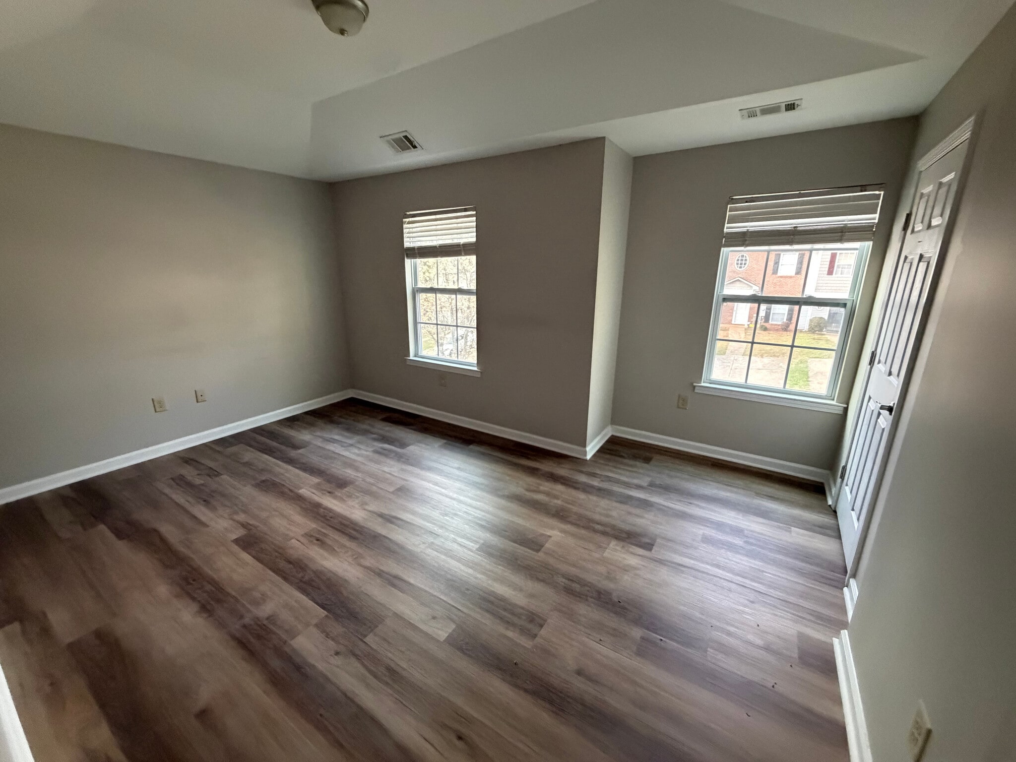 Building Photo - Room in Townhome on Timber Ridge Dr