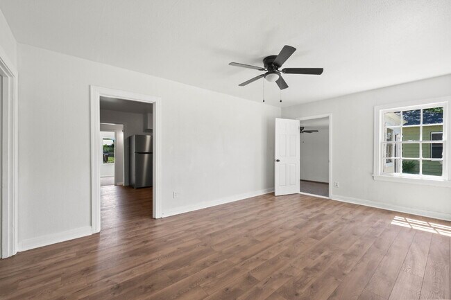 Building Photo - Large & Updated Home, Minutes from Texas Tech