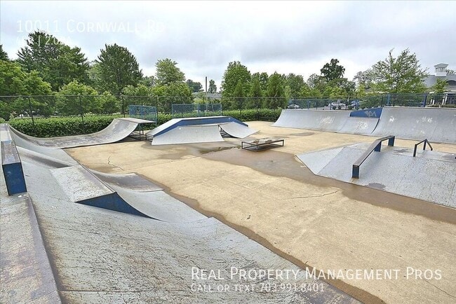 Building Photo - 10011 Cornwall Rd