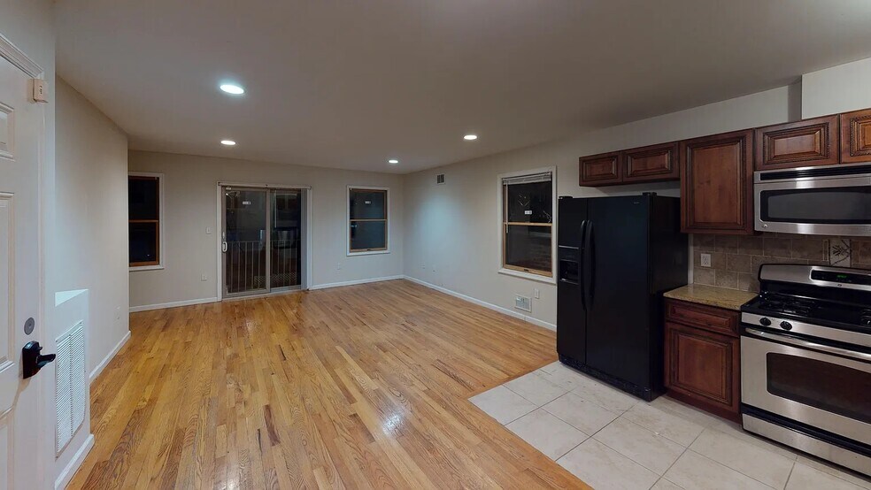 Building Photo - 177 Clendenny Ave