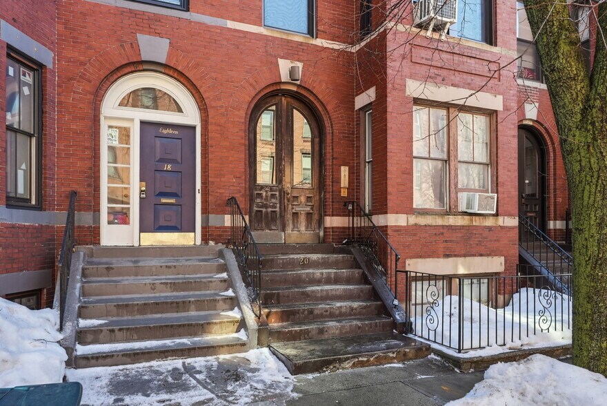 Building Photo - 20 Symphony Rd