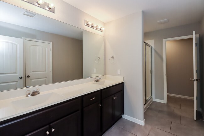 Building Photo - 3003 Veeder Pass Ln