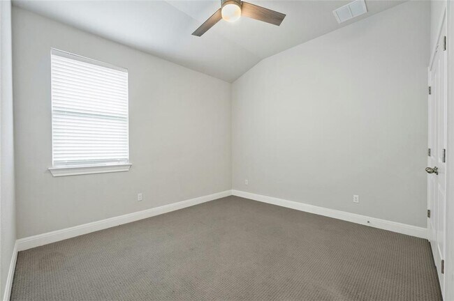 Building Photo - 116 Birkshire Dr