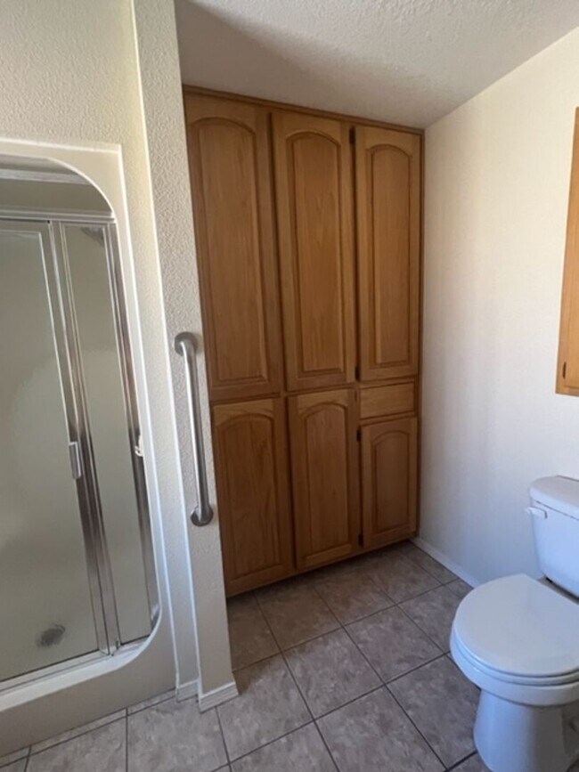 Building Photo - Beautiful home on a large corner lot with RV parking