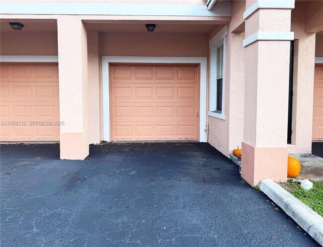 Building Photo - 308 Belmont Ln