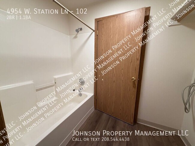 Building Photo - 4954 W Station Ln