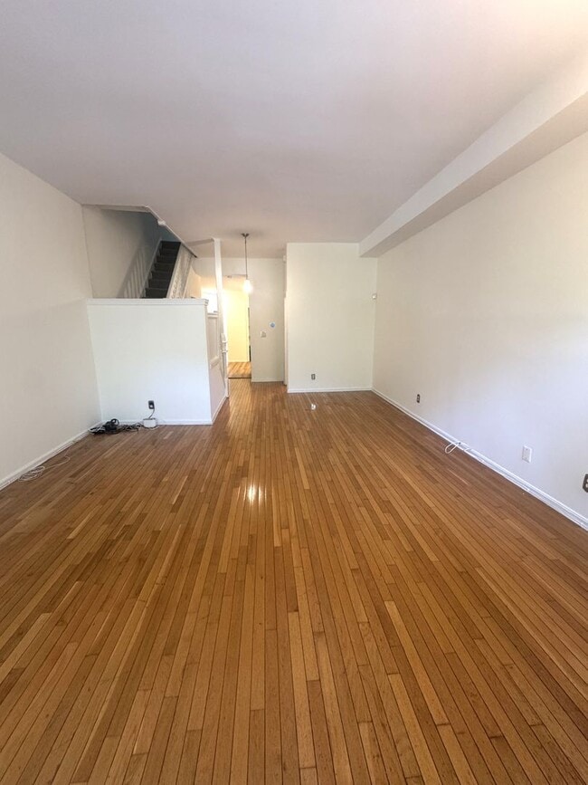 Building Photo - 3BR/1.5BA Historic Townhouse in the Heart of Shaw with Parking