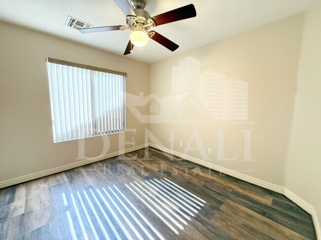 Building Photo - 4148 E Brighton Way