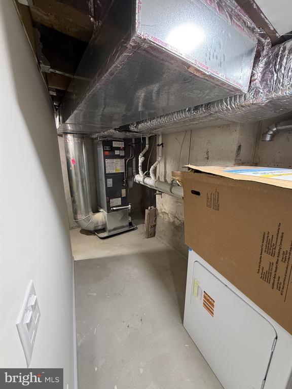 Building Photo - 217 Krams Ave