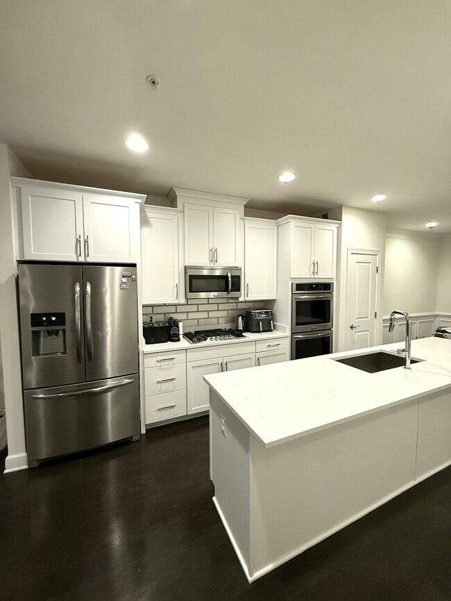 Building Photo - 4624 Woodberry St