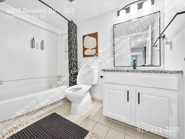 Building Photo - 1008 Navaho Dr