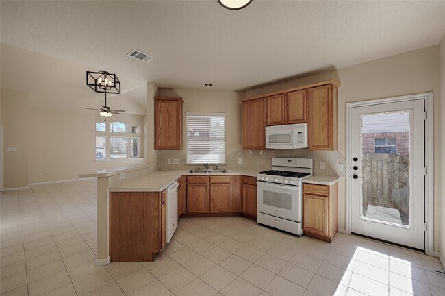 Building Photo - 1815 Tickner St