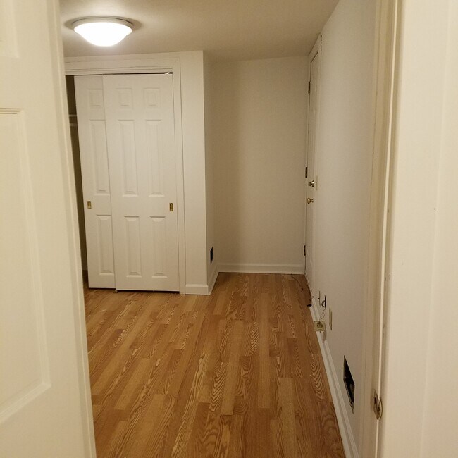 Building Photo - 146 Wellsville Ave