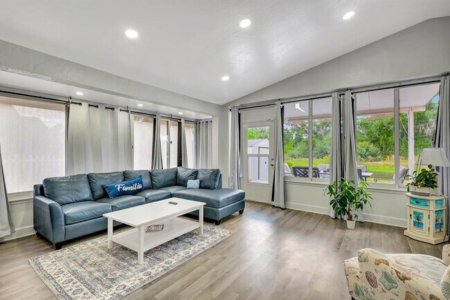 Building Photo - 5304 72nd St E