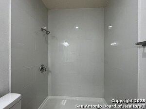 Building Photo - 10207 Raven Field Dr