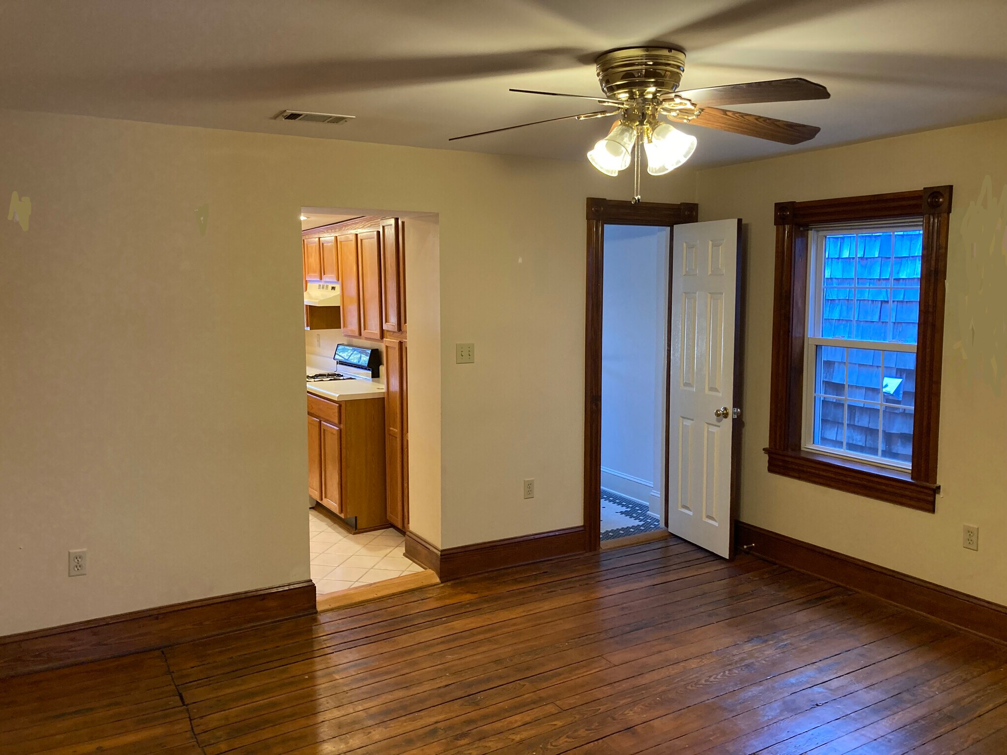 Living Room - 50 Cornhill St