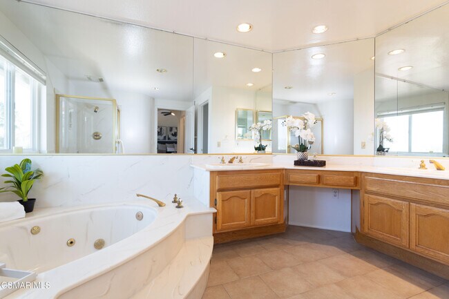 Building Photo - 12057 Falcon Crest Way