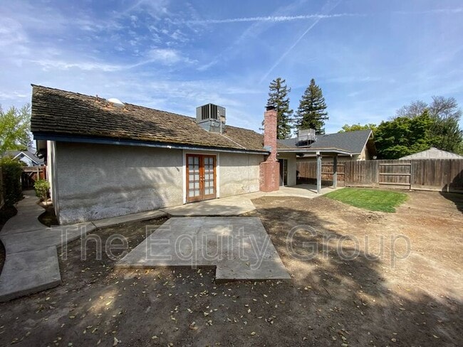 Building Photo - 5817 W Crowley Ave