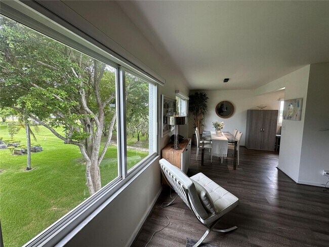 Building Photo - 13550 SW 6th Ct