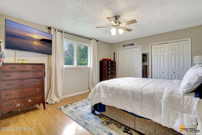 Building Photo - 9816 St Lawrence Cir