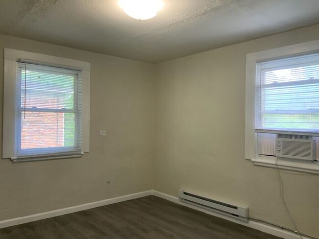 Building Photo - 129 Brumley Ave NE
