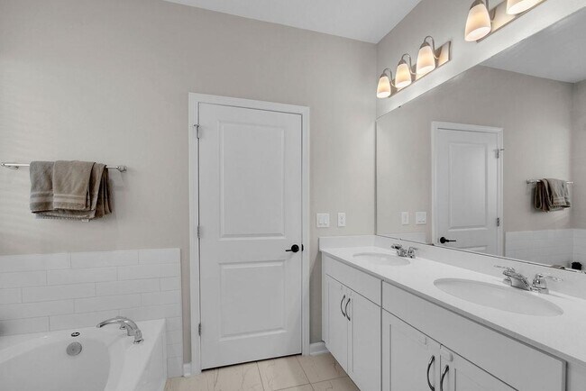 Building Photo - 161 Goldcrest Wy