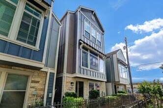 Building Photo - 726 N Shepherd Dr