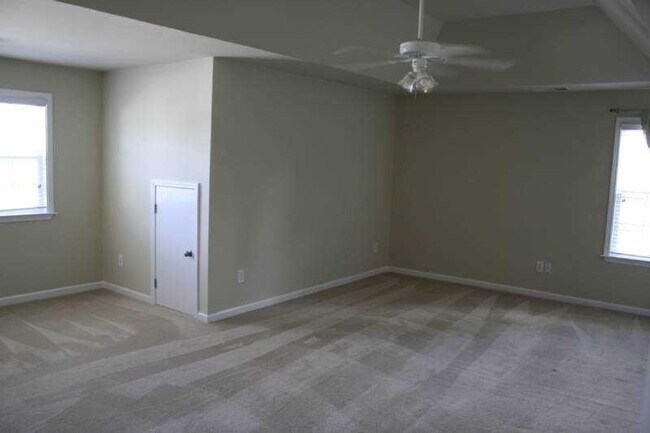 Building Photo - 252 Rutlidge Park Ln