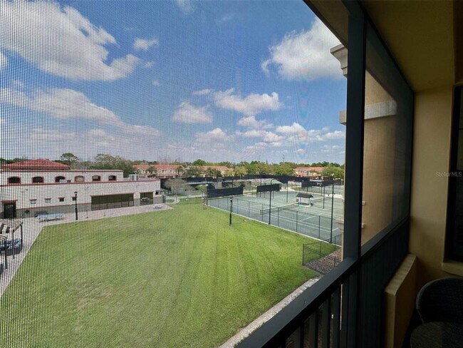 Building Photo - 13941 Clubhouse Dr