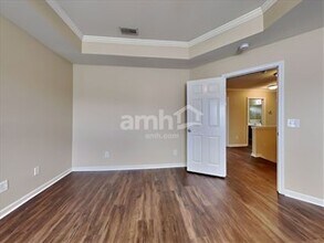Building Photo - 212 Meadow Wood Rd